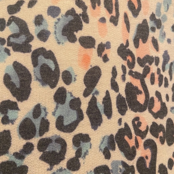 Top - Picture 2 of 2